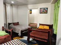 Hostal Latitud Ecuem