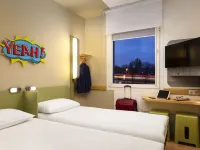 Ibis Budget Warszawa Centrum Hotel dekat Istana Belweder
