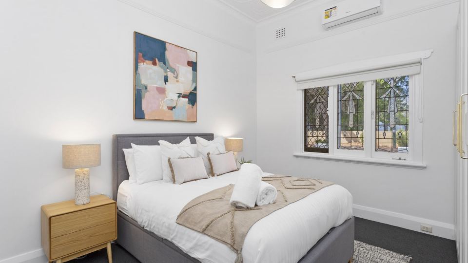 Elegant Art Semi Detached 2-Bed Home