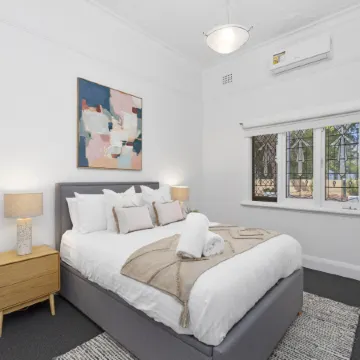 Elegant Art Semi Detached 2-Bed Home