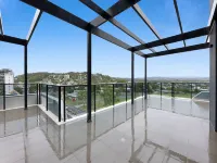 Luxe Beachfront 2-Bed With Gym, Pool & Views - Homestays