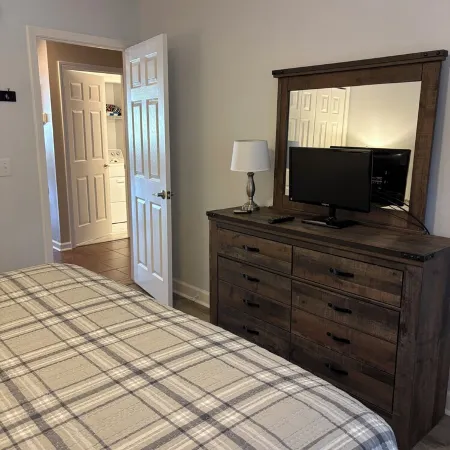 3 Bedroom ground floor -17th Hole - True Blue - near pool - wifi