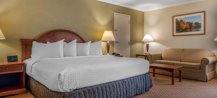 Quality Hotel Conference Center Cincinnati Blue Ash Hotels in Blue Ash