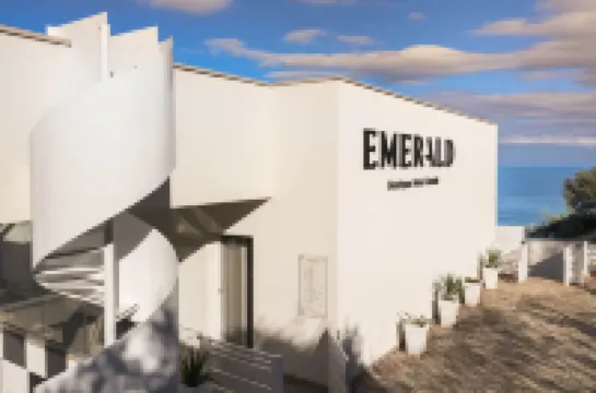 EMERALD HOTEL RESIDENCE