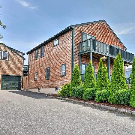 Coastal Abode w/ Beach Views, Walk to Beach & Bars