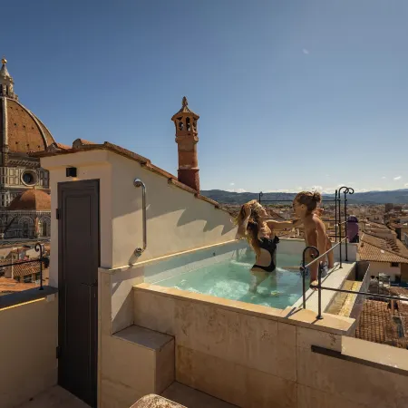 Donati Luxury Tower Suites