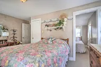 400 Ft to Chautauqua Lake, Mayville Cottage - spa