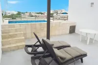 ปาลมาเรนา รูมส์ แอนด์ เรสซิเดนซ์ - ลอง สเตย์ คอมฟอร์ต วิธ พาร์กิง, ซาวน่า, ยิม แอนด์ พูล (ไม่กี่ก้าวจาก 5th Avenue)