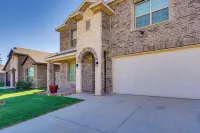 Close to Energy Giants! 3,300-sq-ft Midland Home - Homestays