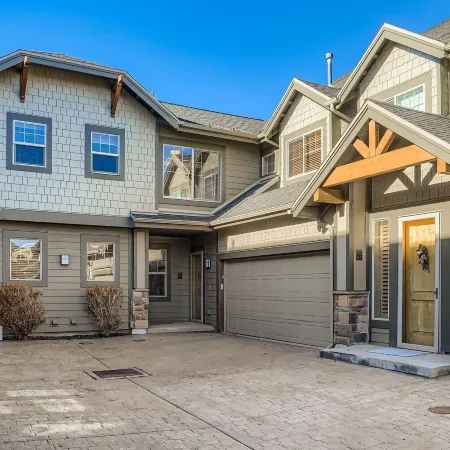 Foxpoint Cottage 3 Bedroom Townhouse by RedAwning