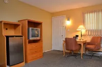Canadas Best Value Inn Kelowna - 2-Star