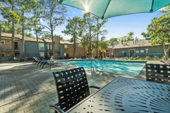 Landing Modern 2bd, Pool, Courtyard