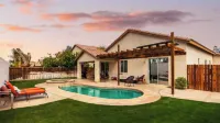 Desert Oasis w/ Pool, Spa, BBQ & Outdoor Dining Under the Palms Calle Tolosa by Avantstay