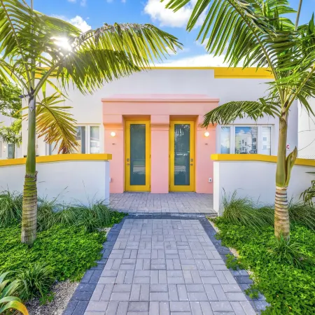 El Jardin Inn