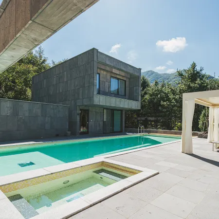 Villafuzz Pool Villa