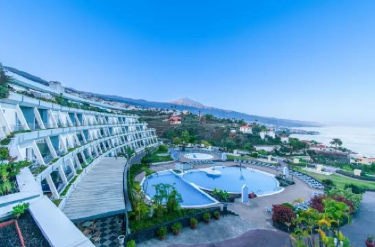 Coral La Quinta Park Suites