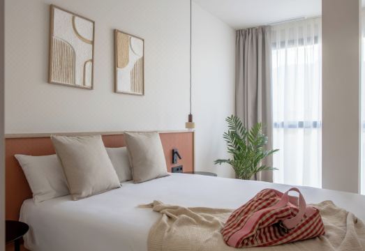 리베레 세비야 플라자 누에바