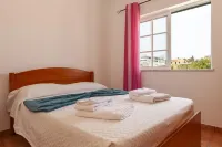 L 02 - Bedroom 2 Western Mos Guesthouse - 3-Star
