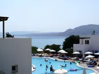 Matina Pefkos Aparthotel - مسبح