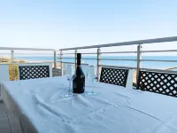 Spacious flat with balcony by the sea