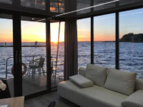 House in Dziwnów by the Waterfront, Cleaning Included Hotels in Dziwnow