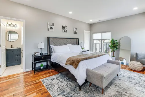 Luxe Newark Retreat w/ Rooftop Deck: Pets Welcome! - 4-Star