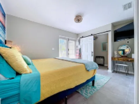 Wonderful Canal Front Condo on Lbk! Bring Your Boat!Cabana Beach Club Unit 11.