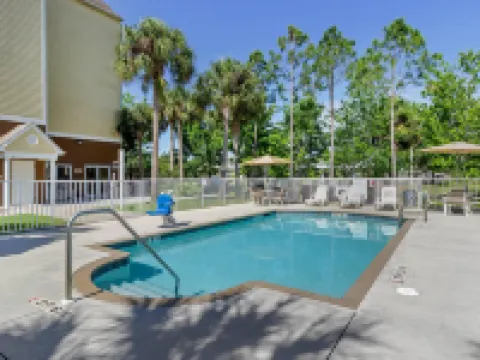 Quality Inn & Suites Lehigh Acres Fort Myers Hotels in Lee County