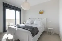 Family Retreat With Shared Pool - Balkon