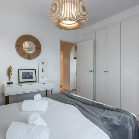 Sea-view Apartment for 7