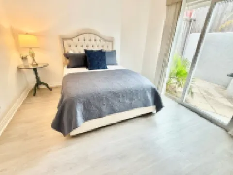 Spacious Ocean View House w/ Beach View Roof Deck