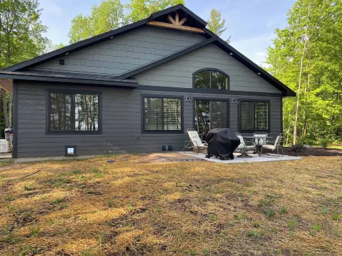 Fox's Den Fence Lake Home - Private with Lake View - Boutique