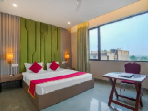 Hotel Highway Greens Near VR Punjab Mall Airport Road Mohali Chandigarh サヒブザダ・アジット・シン・ナガーのホテル