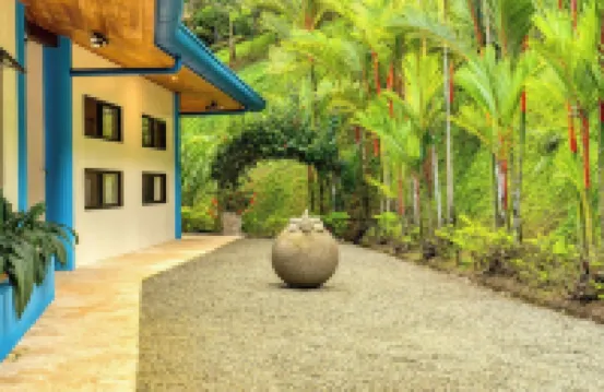Stunning Ocean View-Rainforest Villa. Concierge, Breakfast/Housekeeping M-F.