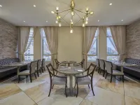 Wirgan Al Noor, Tapestry Collection by Hilton - 朝食
