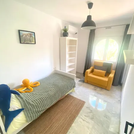Modern Townhouse 7min walk beach and 15 to Duquesa