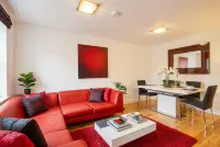 Bamburgh - Sleeps 8 - Dogs Stay Free - Enclosed Garden - Off Road Parking - 2 étoiles