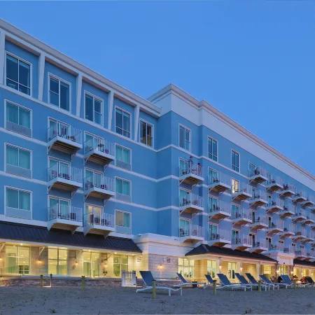 Hampton Inn & Suites Manistee Waterfront