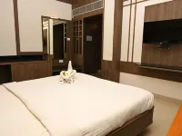 โรงแรมวาร์ชัน อินเทอร์นาชั่นแนล โรงแรมในเอโรด