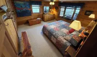 Lakefront Cabin-Giant Covered Porch-Gourmet Kitchen. Boulder Fire Pit! Bliss!!
