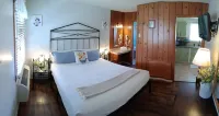Trees Motel