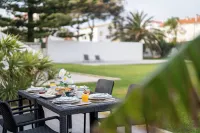 Silver Seahorse Garden Retreat
