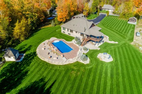 Devlok- Mystique Mansion 7 BR-sleep 16 Kawartha