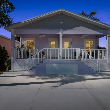 New! Charming Lilac Cottage 111