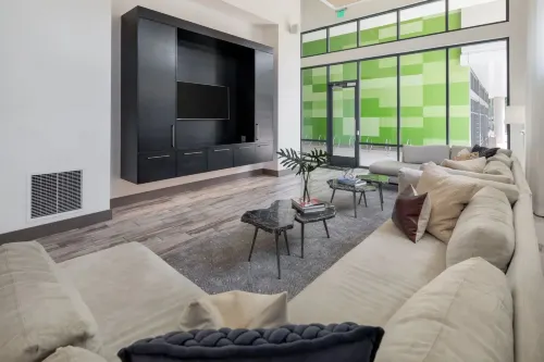 Virelli Apartments Upscale King Suite in the Heart of Orlando w Pool - Kondo