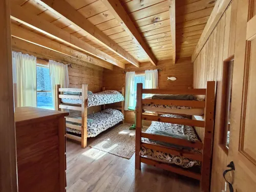Waterfront Log Home on Quiet Lake - 25 Minutes -Sunday River Ski