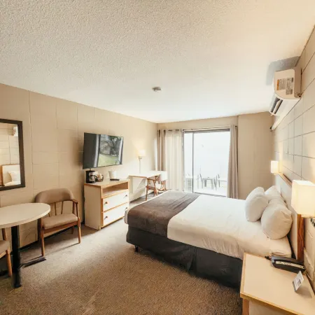 Airport Inn