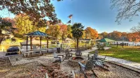 Lakefront Home Private Dock, Tiki Bar, Firepit Shore to Please by Avantstay