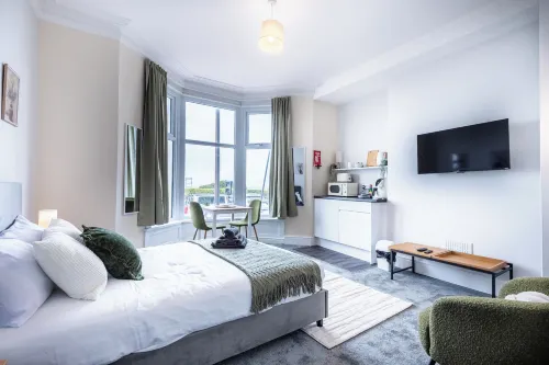 The Bayview Apart Hotel