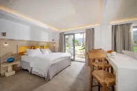 Parthenis Beach, Suites by the Sea